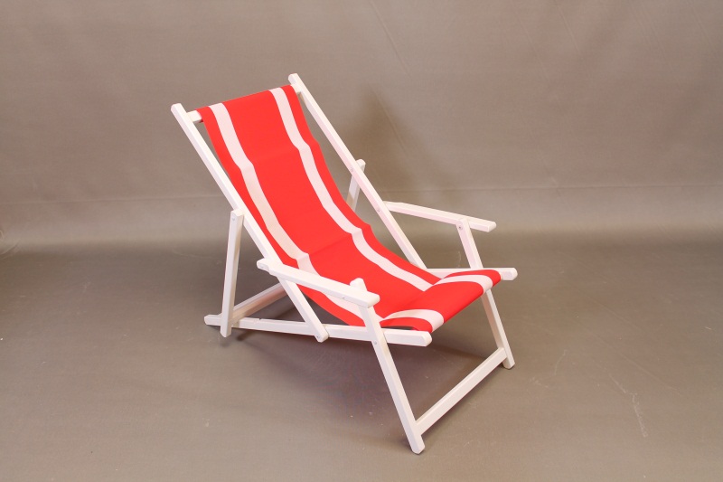 Wooden beach chair Noordwijk with plastic carpet