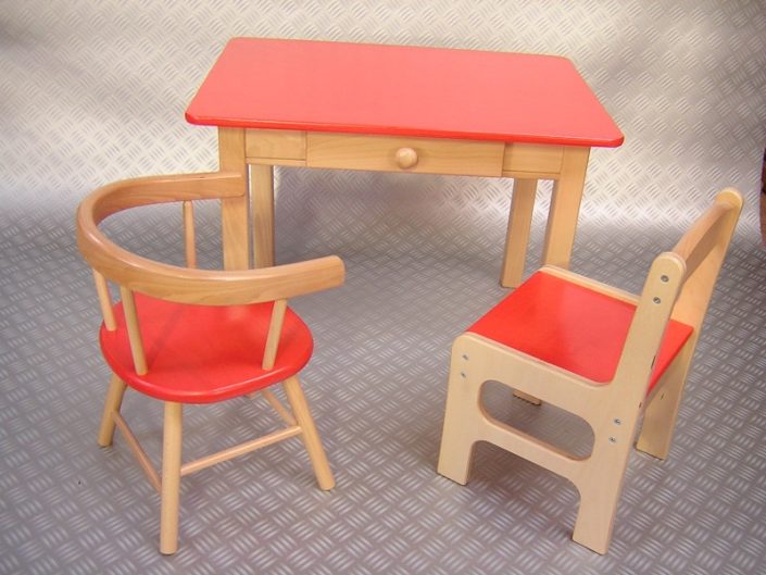 Houten kindertafel met lade 70cm x 50cm Louwen Houtbewerking