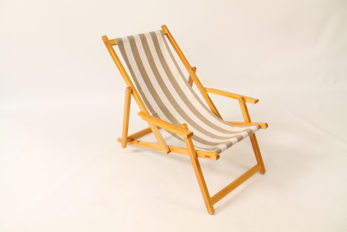 mooie houten strandstoel met katoenen loper caramel-ecru